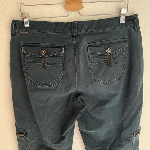 Columbia Cropped Cargo Pants - Picture 2 of 9